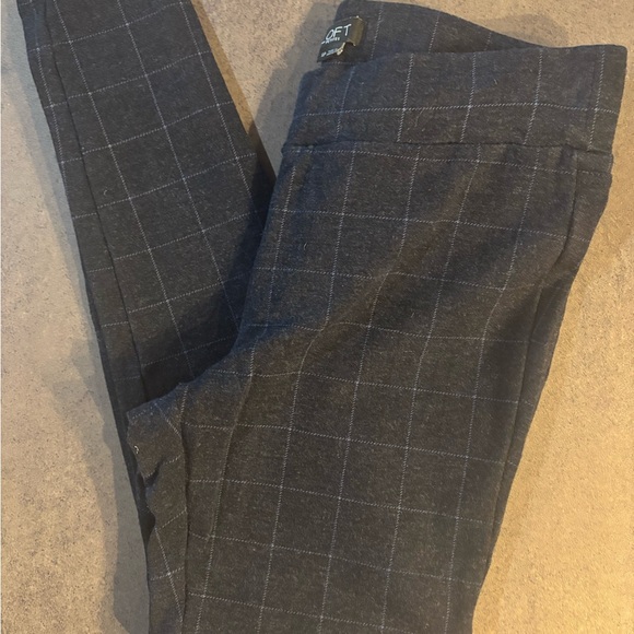 LOFT Navy with gray plaid design leggings - Picture 1 of 6